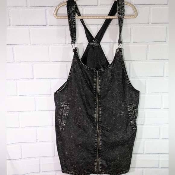 Forever 21 Black Front Zip Denim Jumper - Picture 1 of 3